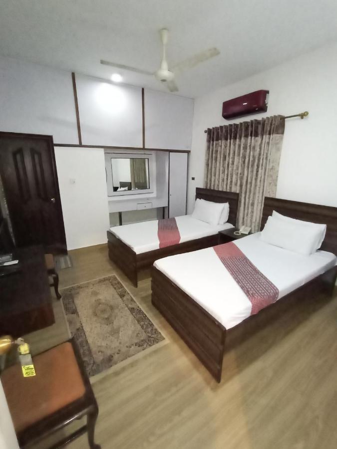 Hilton Bayview Lnn Hotel Karachi Buitenkant foto