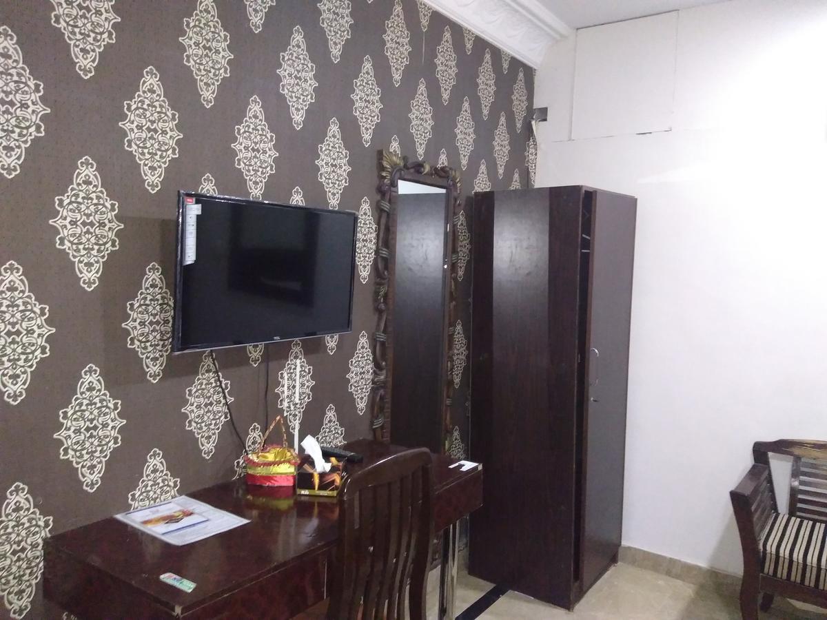 Hilton Bayview Lnn Hotel Karachi Buitenkant foto