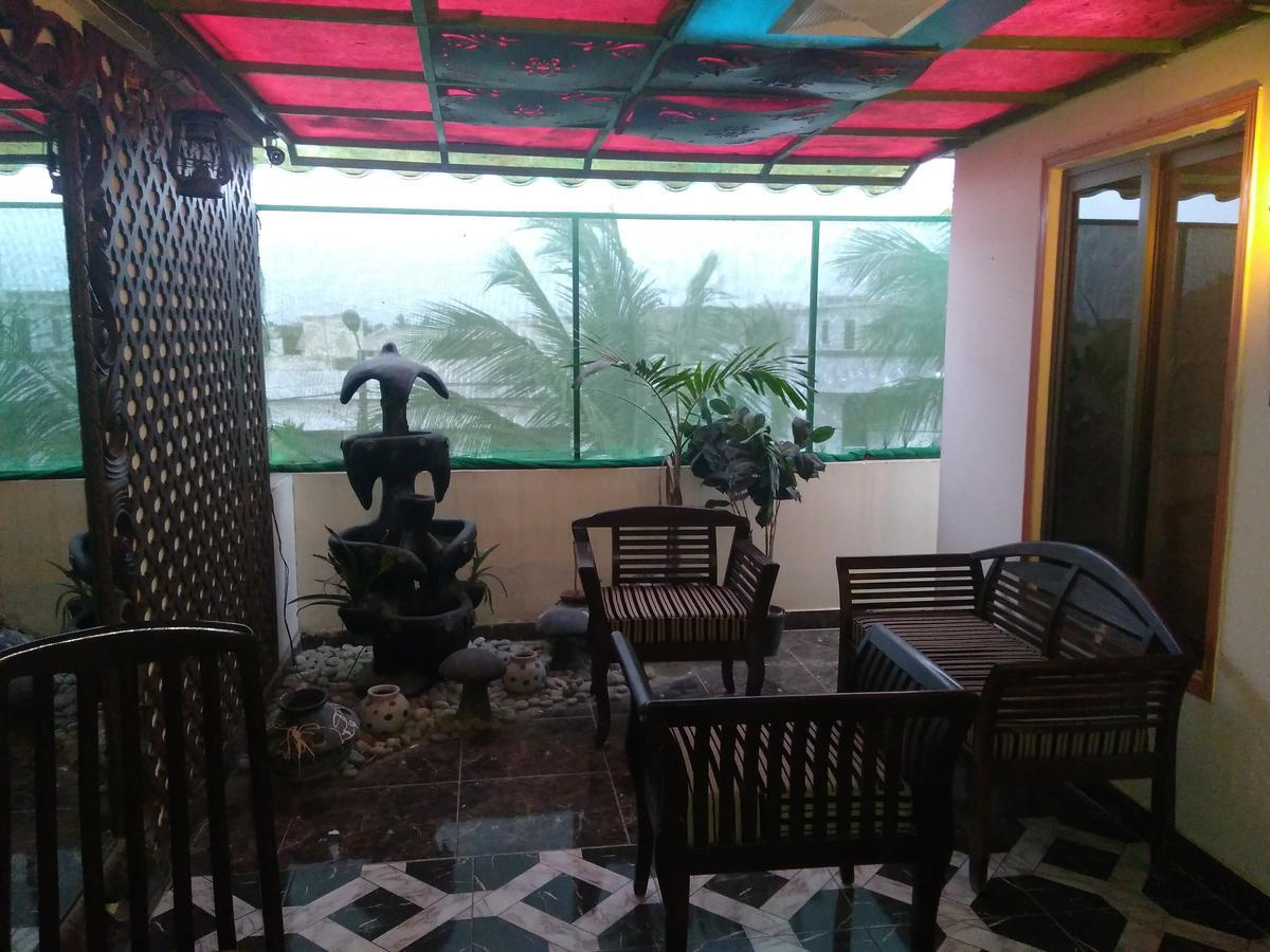 Hilton Bayview Lnn Hotel Karachi Buitenkant foto
