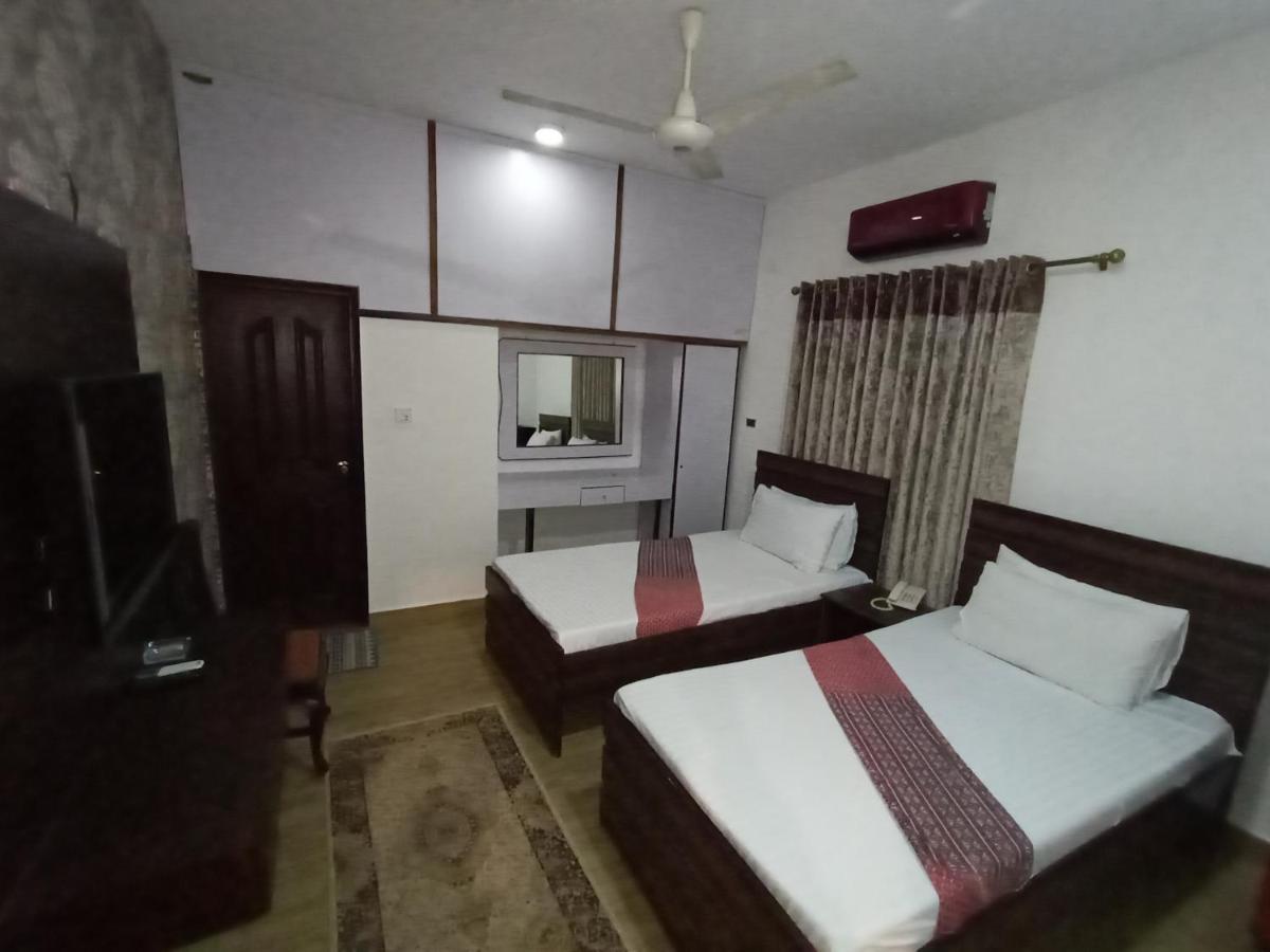 Hilton Bayview Lnn Hotel Karachi Buitenkant foto