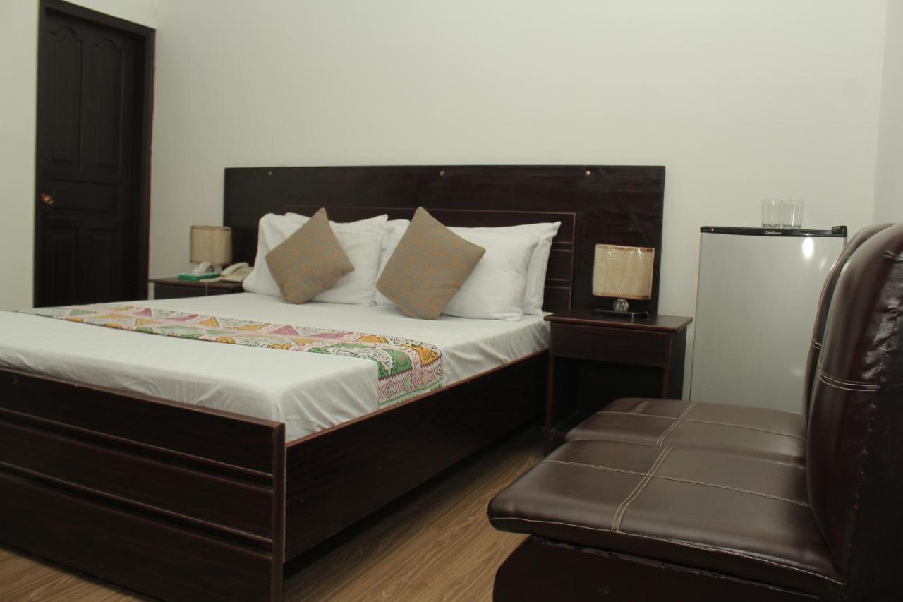 Hilton Bayview Lnn Hotel Karachi Buitenkant foto