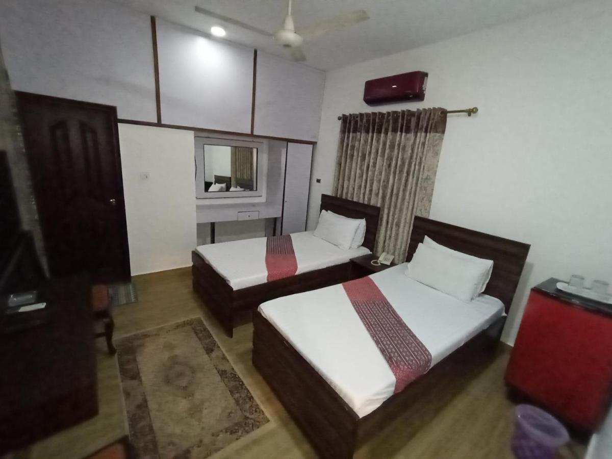 Hilton Bayview Lnn Hotel Karachi Buitenkant foto